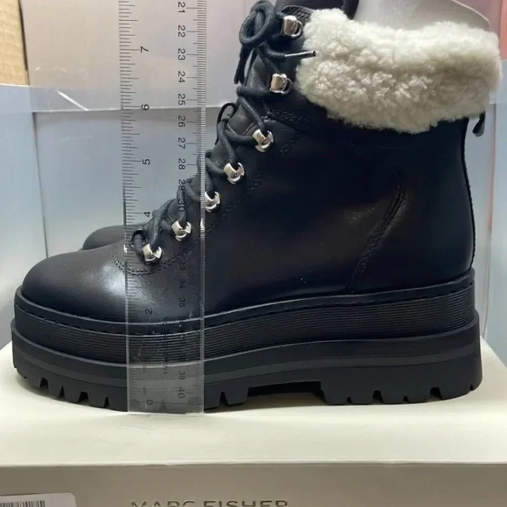 BNIB MARC FISHER LTD PIERSON LUG /Hiking SOLE Platform BOOTIE size 8 - Picture 5 of 7